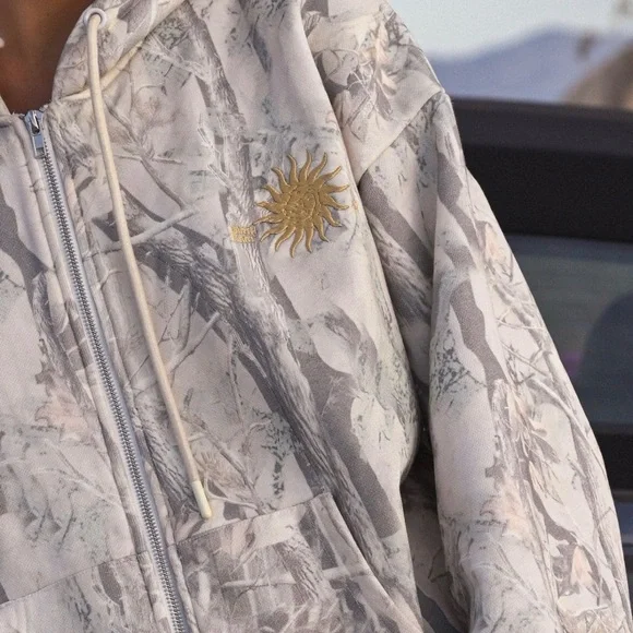 Yellow the Label hoodie - Picture 3 of 9